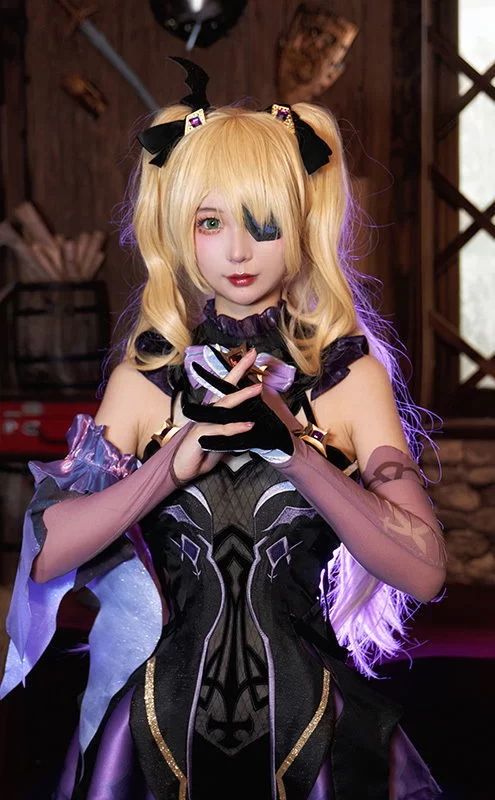 保持冷漠 适度撒娇 几乎不动心