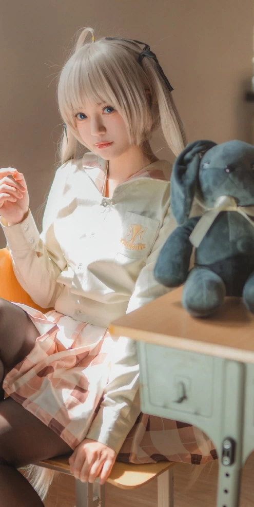 发一下古早穹妹，奈奈真的太可爱啦，阳光好怎么拍都好看