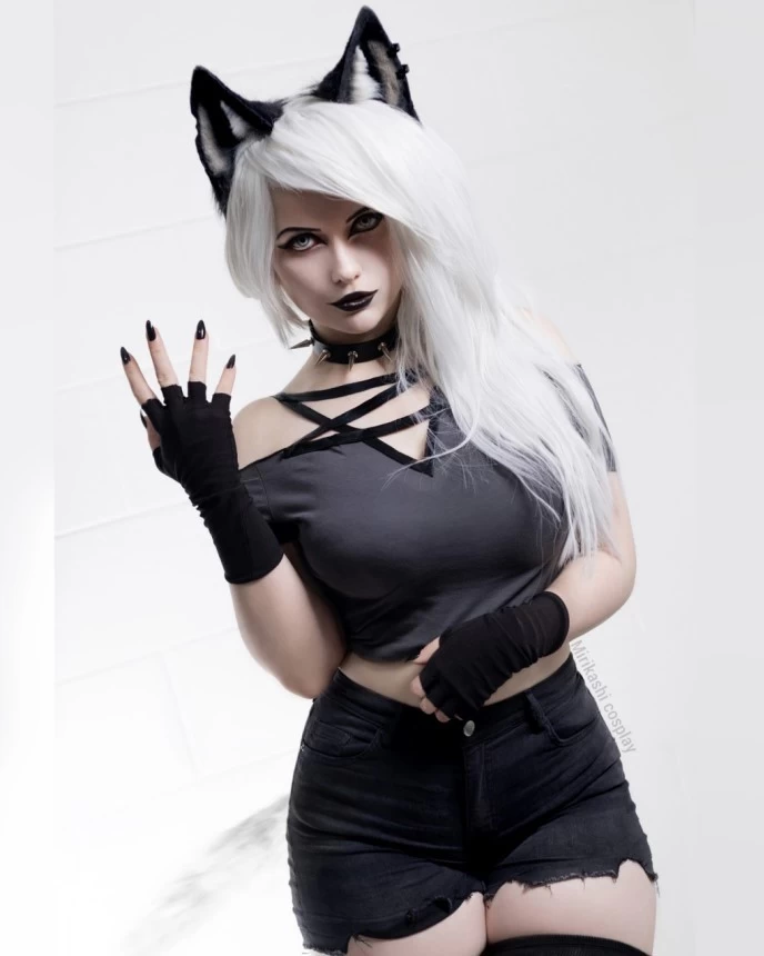 新西兰美女COS《尼尔》礼服2B 前凸后翘黑丝吸睛 新西兰美女COS《尼尔》礼服2B 前凸后翘黑丝吸睛