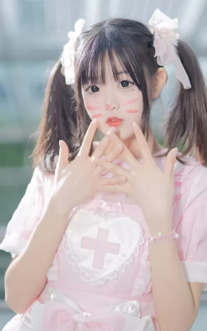 【摄影图册】每次拍照都发觉自己颜值忽高忽低，一会美一会更美真是好没意思