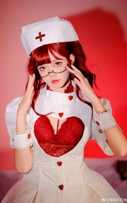 护士写真 再不跑就要打针了💉@喵喵不吃鱼w