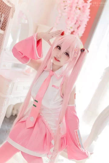 COSPLAY 樱初音 🌸春日的樱色妖精🌸@桃之啾啾