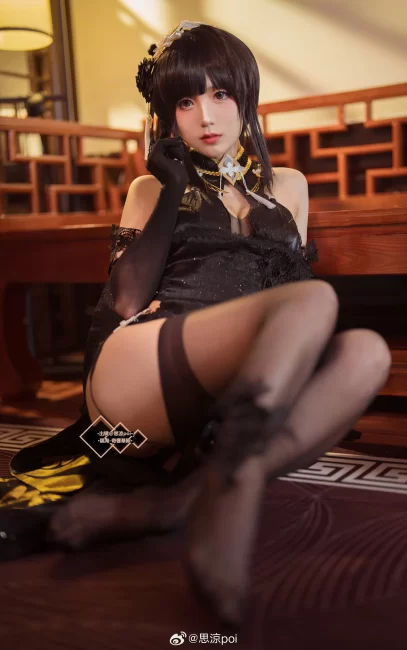 COSPLAY 镇海姐姐的旗袍真好看！圆满了 碧蓝航线cos 镇海@思涼poi