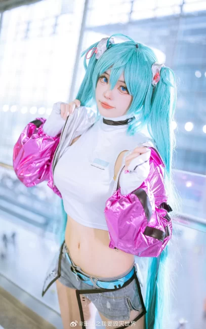 COSPLAY 米山舞X初音未来@重生之我要毁灭世界